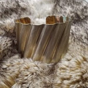 Gold Tone Ripple Cuff Bracelet Chic Stylish Bold